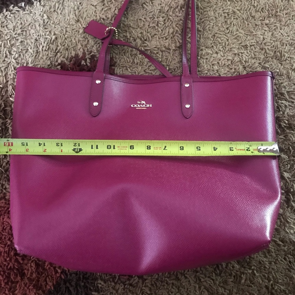 Coach Reversable - Picture 3 of 4
